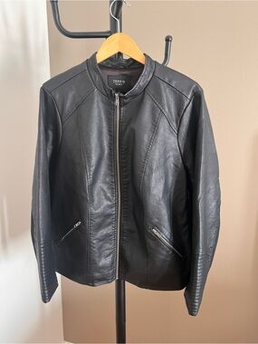 U.S. Plus Size 3 (18-20) - torrid Black Faux Leather Zip-Up Moto Jacket
